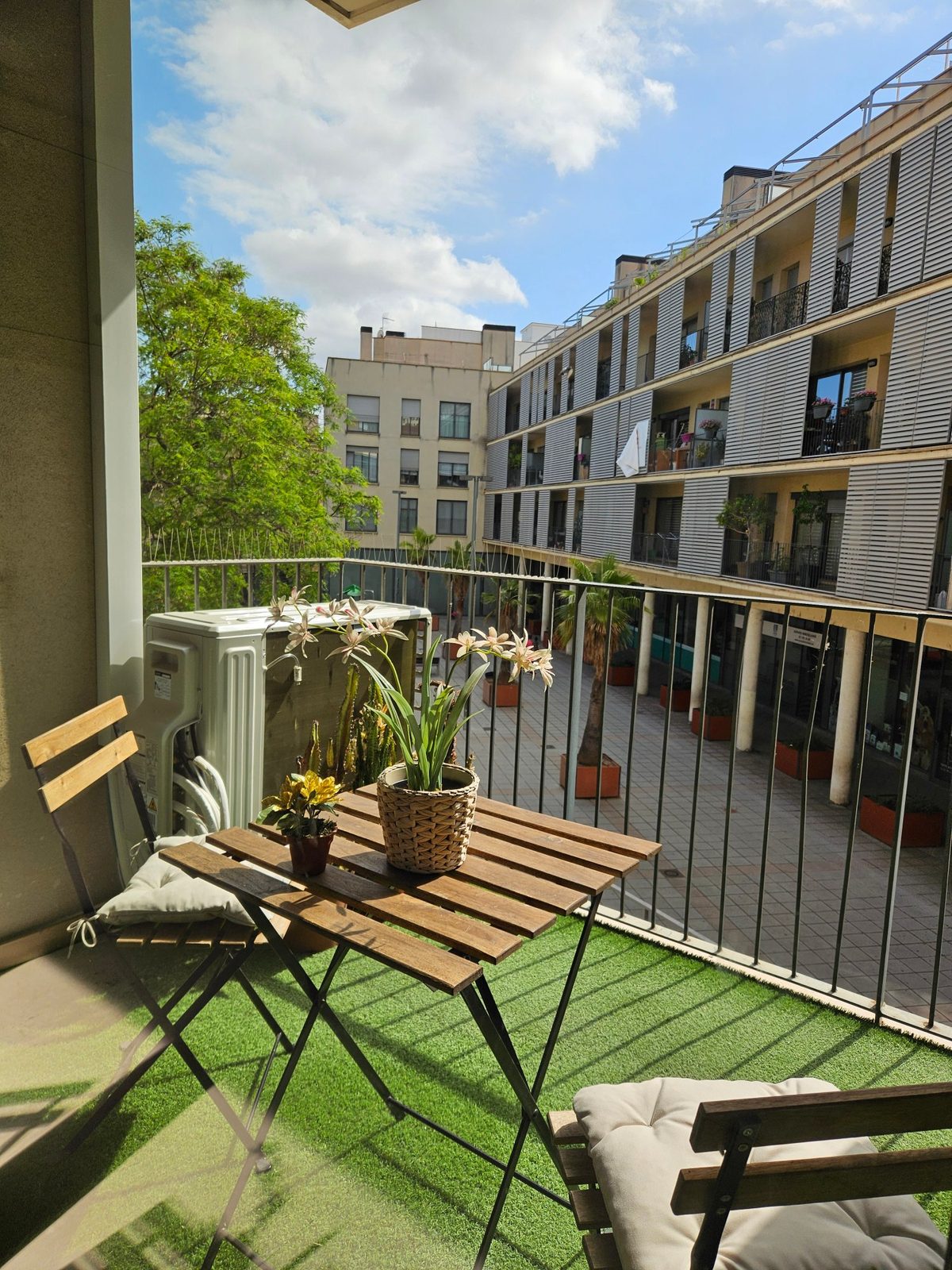 Terraza privada Coworking Santa Coloma de Gramenet