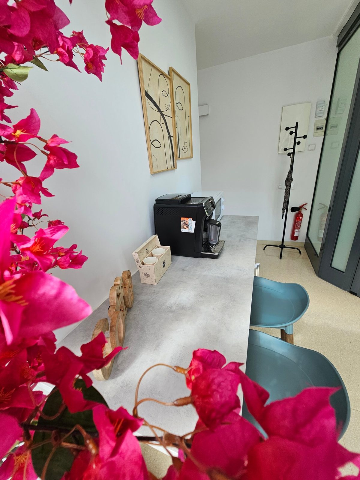 Zona de descanso Coworking Santa Coloma